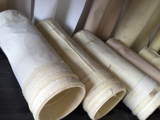 Bolsos de filtro del colector de polvo del fieltro de la aguja de Arcylic 450GSM~550GSM para la industria del cemento